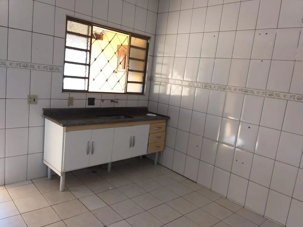 Casa, 6 quartos, 120 m² - Foto 3