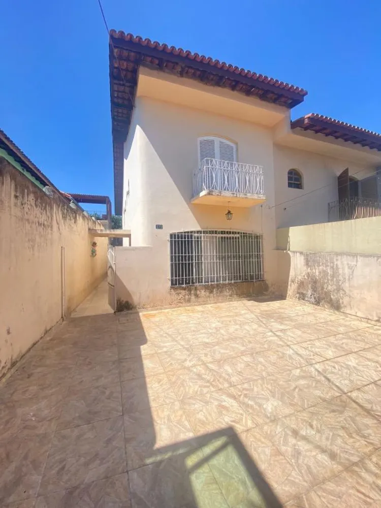 Sobrado, 3 quartos, 600 m² - Foto 1
