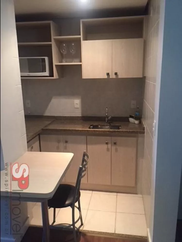 Apartamento à venda com 1 quarto, 45m² - Foto 2