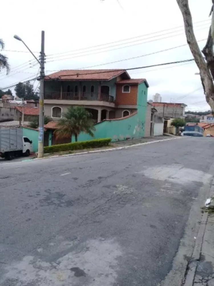 Sobrado à venda com 4 quartos, 250m² - Foto 3