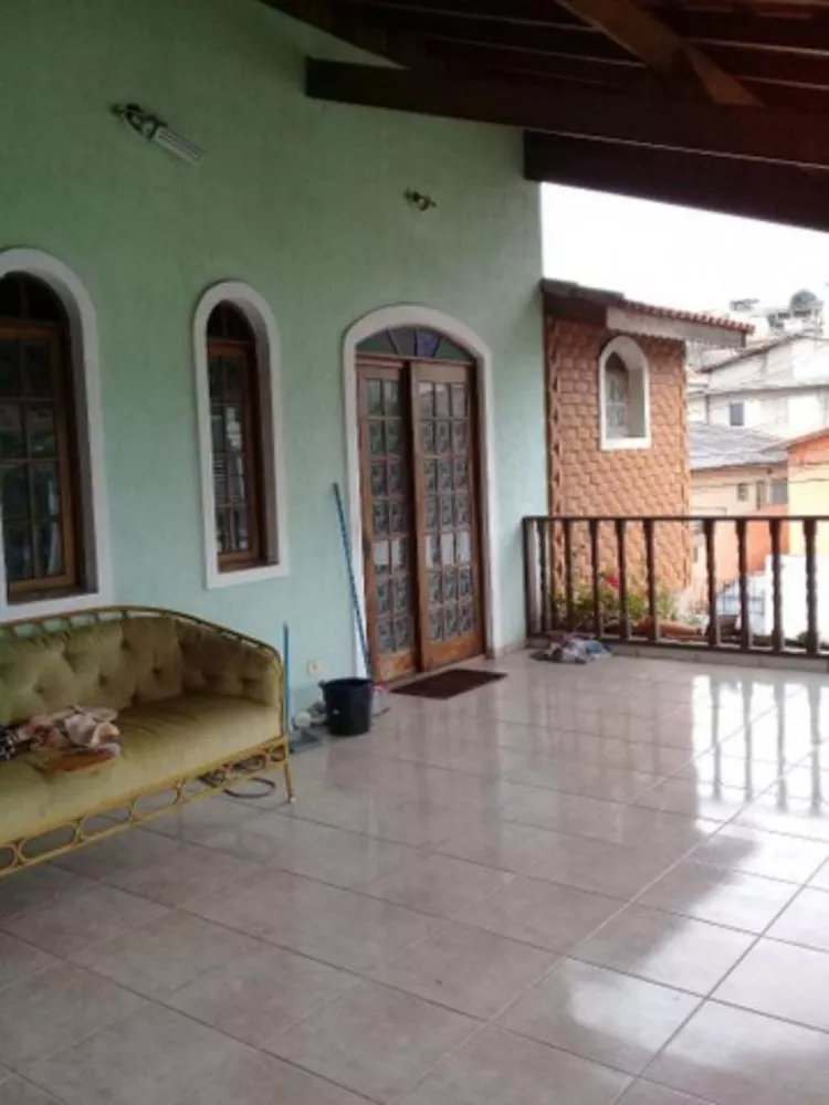 Sobrado à venda com 4 quartos, 250m² - Foto 1