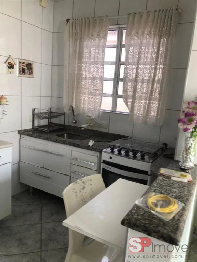 Casa à venda com 3 quartos, 223m² - Foto 3