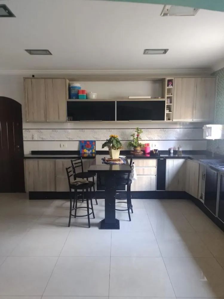 Casa, 3 quartos, 200 m² - Foto 7