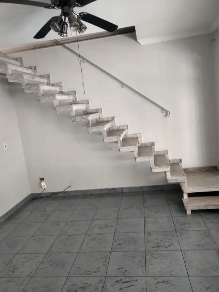 Sobrado, 5 quartos, 242 m² - Foto 1