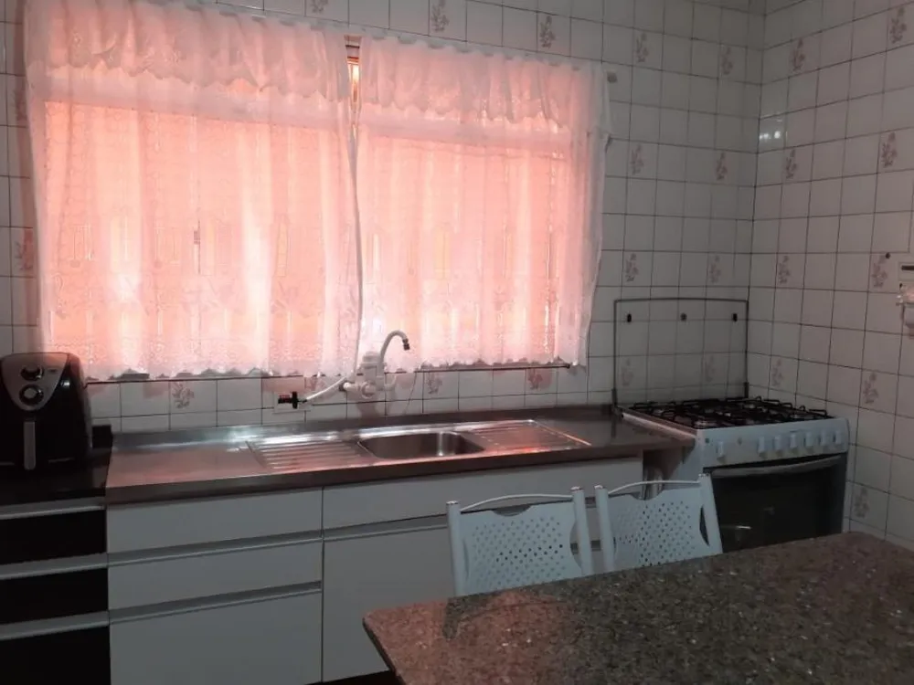 Sobrado, 4 quartos, 242 m² - Foto 1