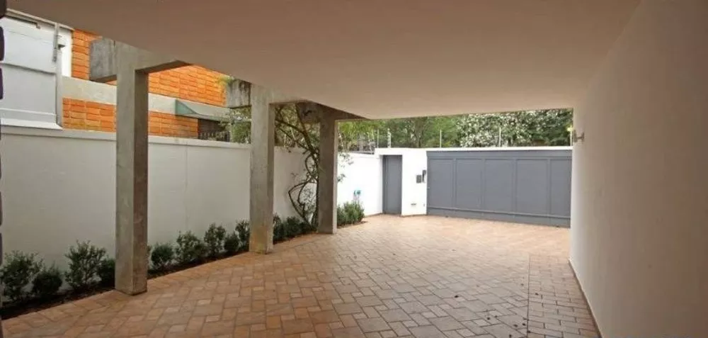 Casa para alugar com 3 quartos, 380m² - Foto 3