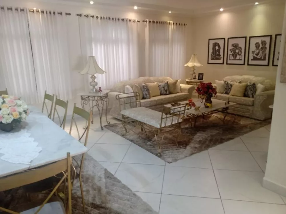 Sobrado à venda com 3 quartos, 280m² - Foto 1