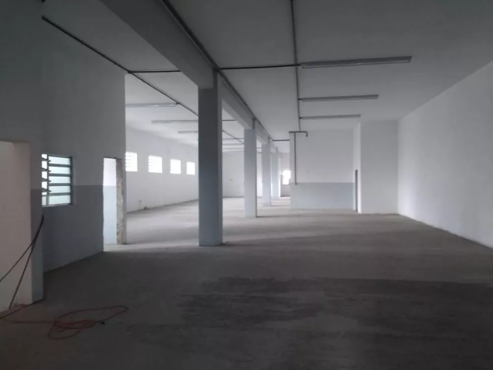 Prédio Inteiro à venda com 1 quarto, 2100m² - Foto 2