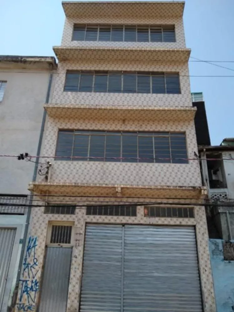 Sobrado à venda com 3 quartos, 617m² - Foto 1