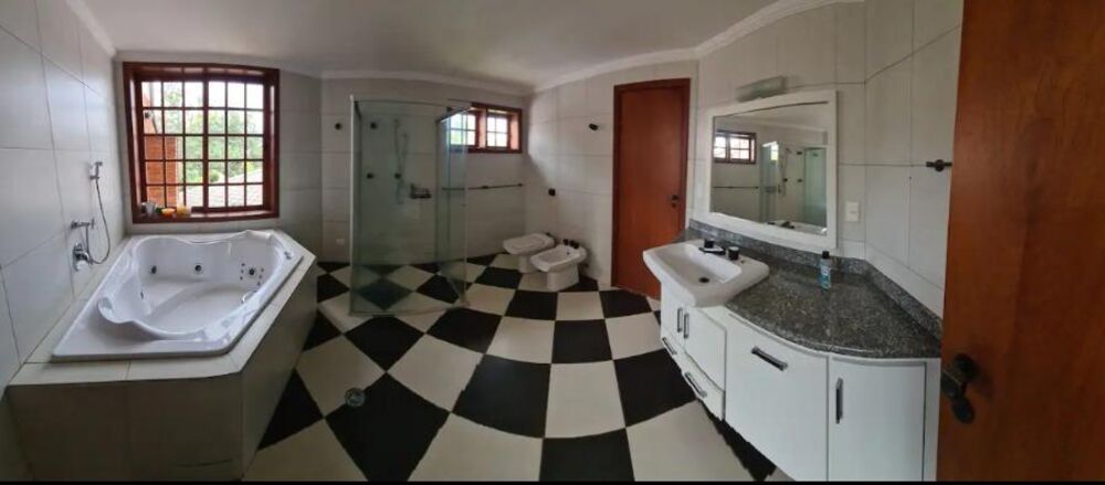 Sobrado para alugar com 4 quartos, 566m² - Foto 1