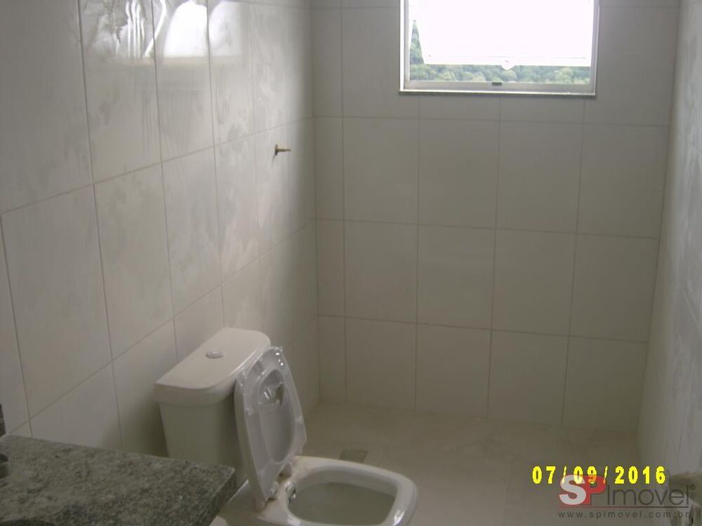 Casa à venda com 3 quartos, 300m² - Foto 1