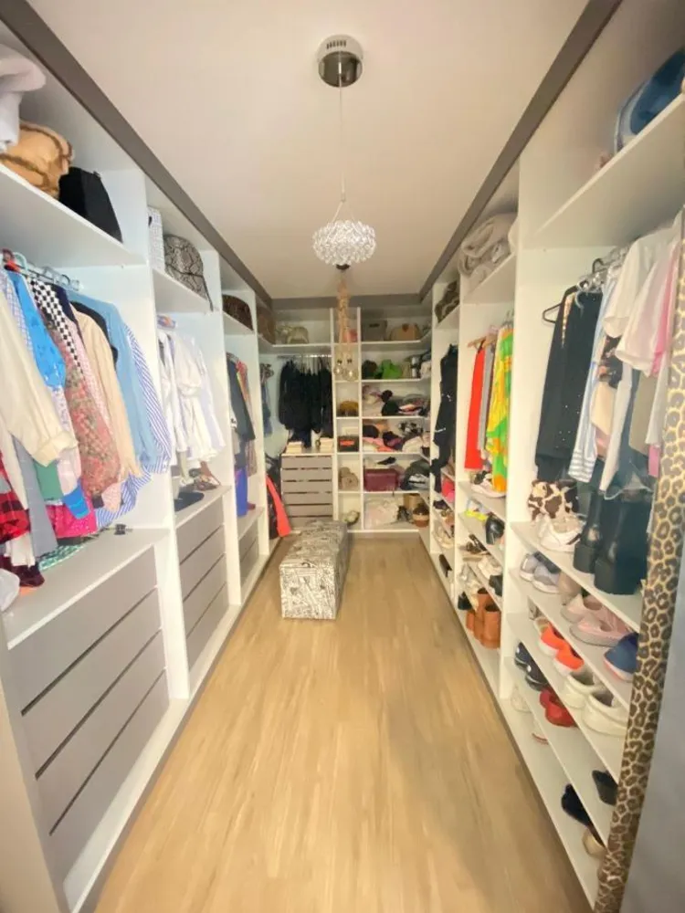Casa, 5 quartos, 323 m² - Foto 1