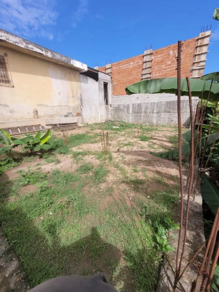 Terreno à venda com 1 quarto, 120m² - Foto 2