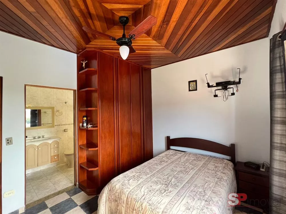 Casa à venda com 2 quartos, 550m² - Foto 4