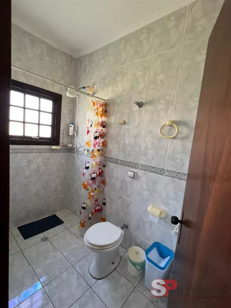 Casa à venda com 2 quartos, 550m² - Foto 1