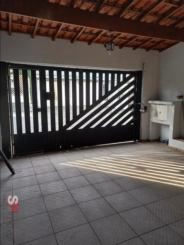 Casa à venda com 2 quartos, 120m² - Foto 2