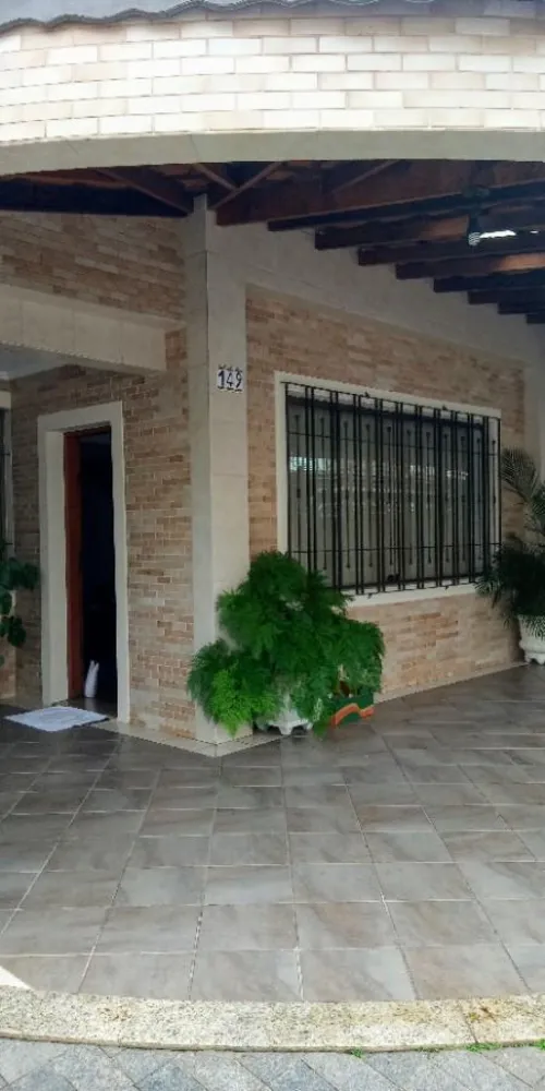 Casa, 3 quartos, 220 m² - Foto 1