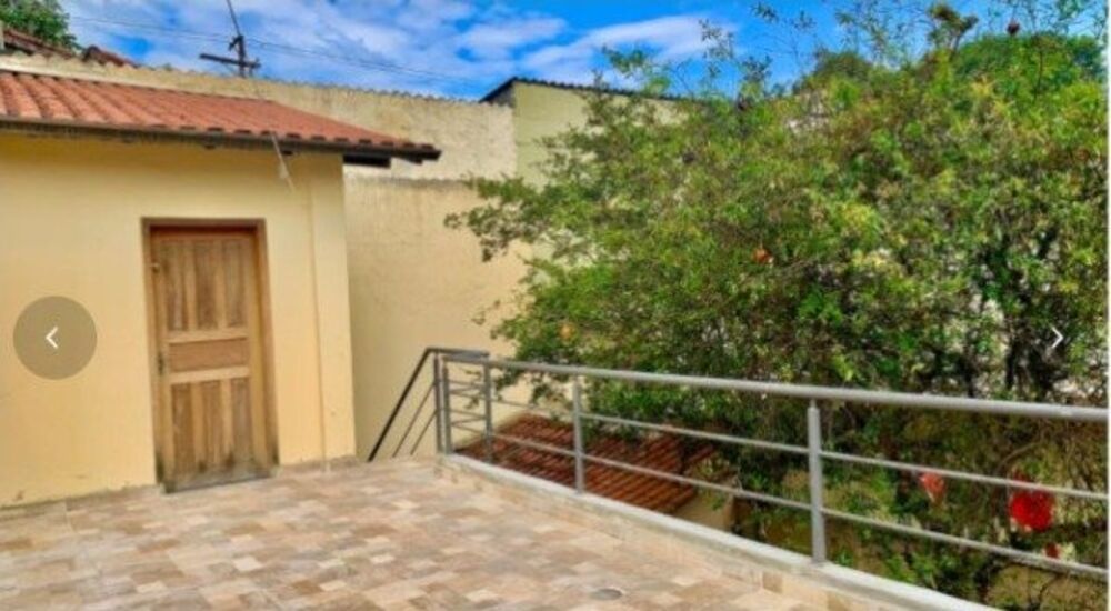 Casa à venda com 3 quartos, 200m² - Foto 1