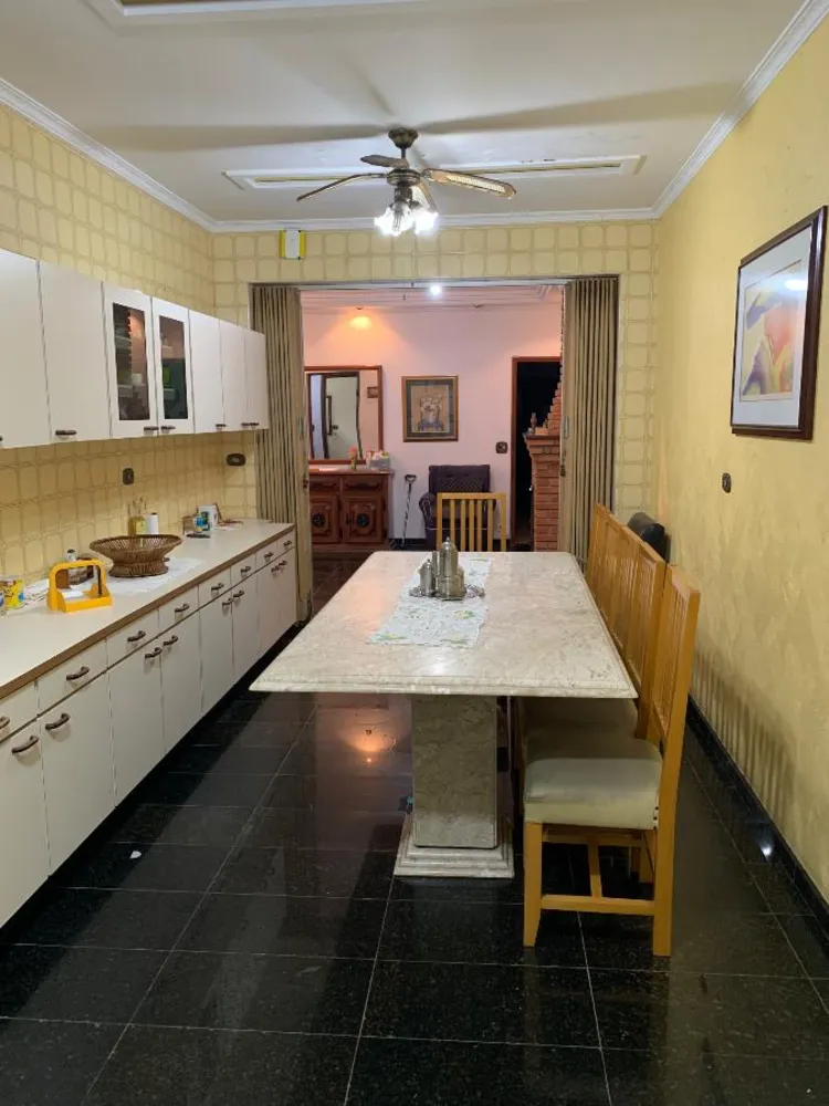 Casa, 3 quartos, 250 m² - Foto 2