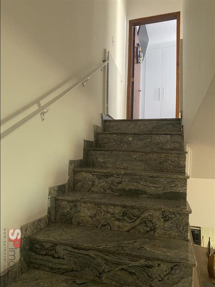Casa à venda com 2 quartos, 120m² - Foto 1