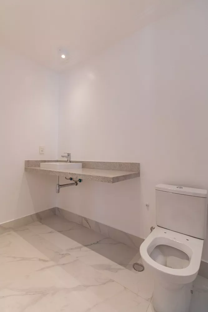 Apartamento à venda com 2 quartos, 210m² - Foto 2