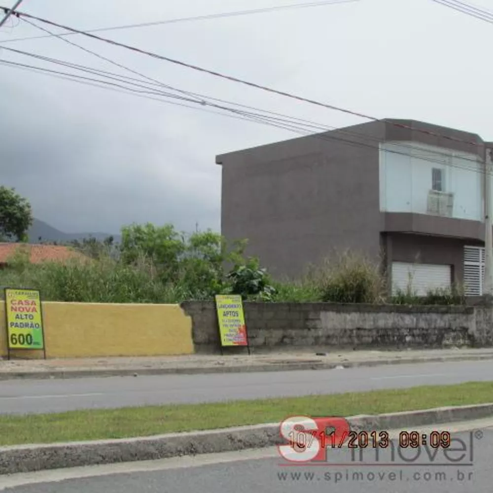 Terreno à venda com 1 quarto, 360m² - Foto 1