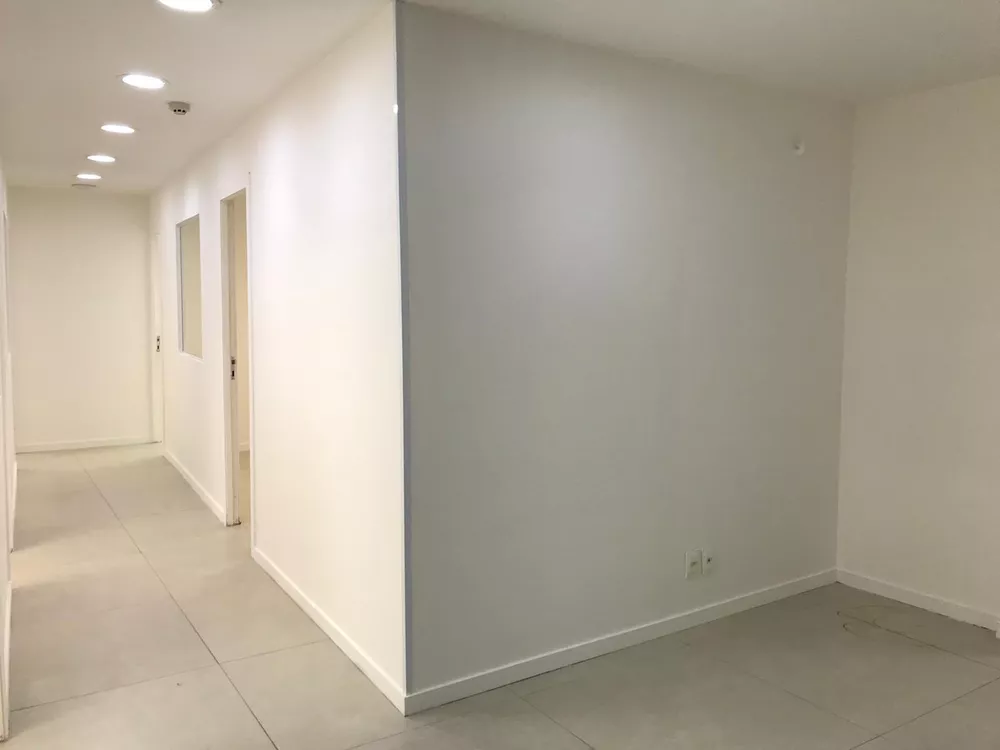 Prédio Inteiro à venda com 1 quarto, 110m² - Foto 2