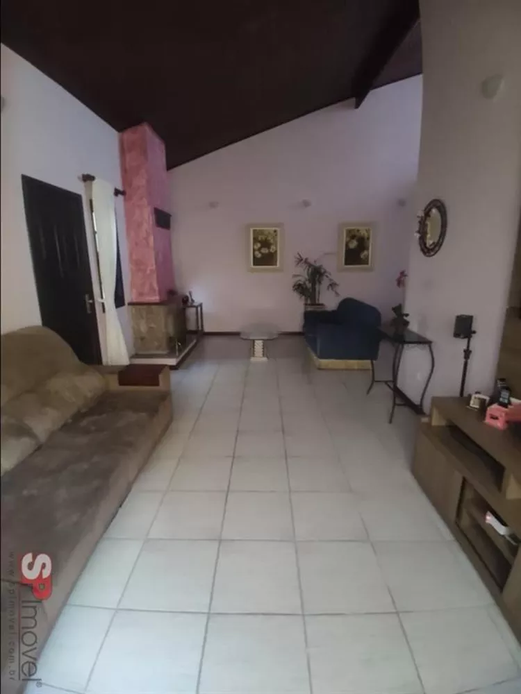 Casa à venda com 2 quartos, 196m² - Foto 4