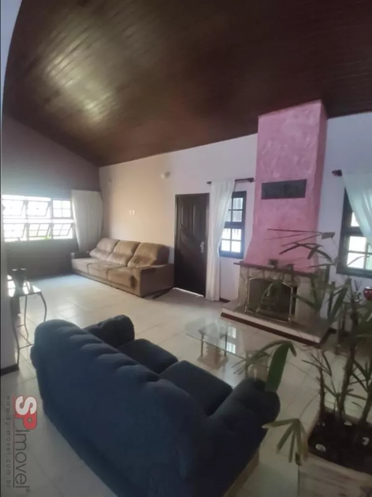 Casa à venda com 2 quartos, 196m² - Foto 3