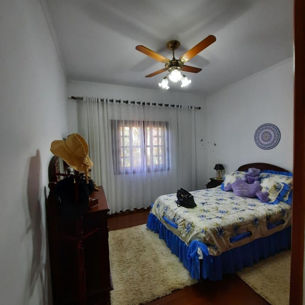 Casa de Condomínio à venda com 3 quartos, 231m² - Foto 4