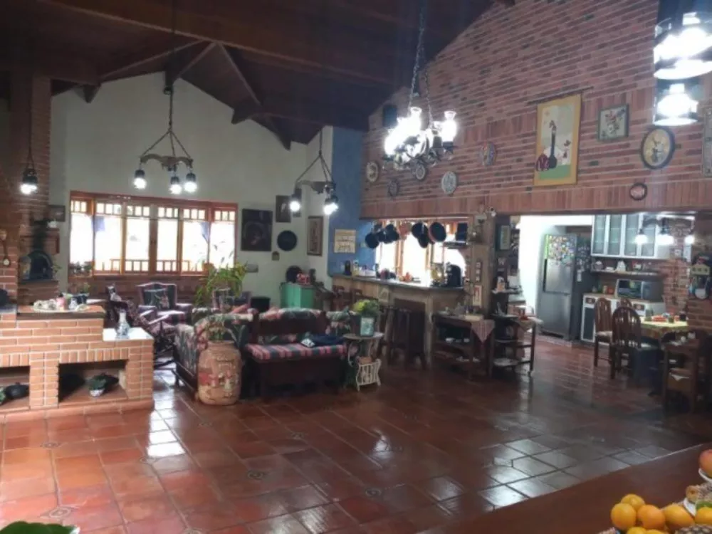 Casa de Condomínio à venda com 3 quartos, 374m² - Foto 1