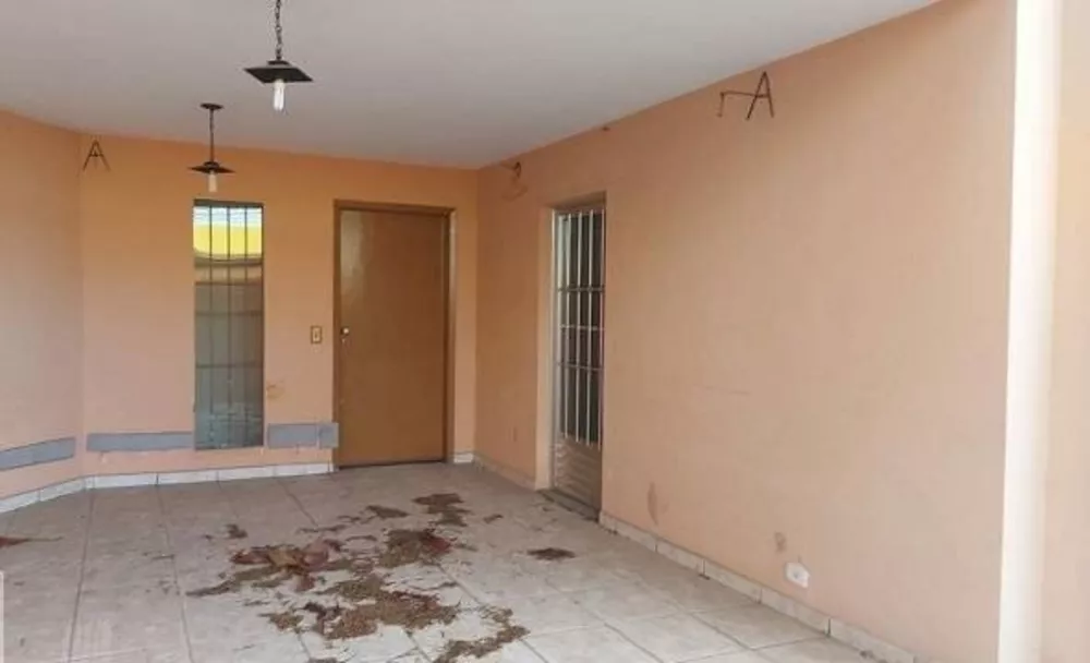 Casa à venda com 3 quartos, 230m² - Foto 2