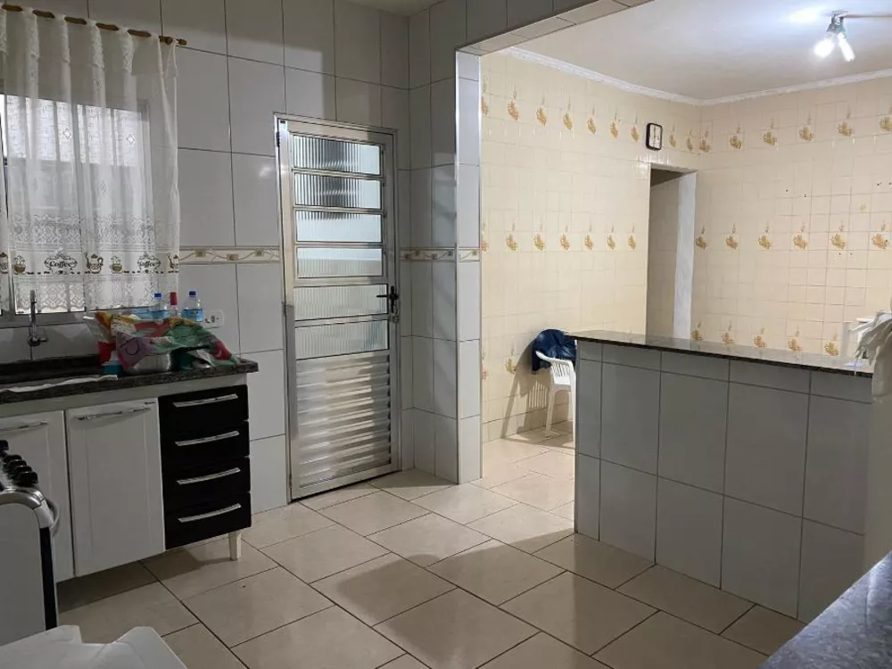 Casa à venda com 2 quartos, 125m² - Foto 4