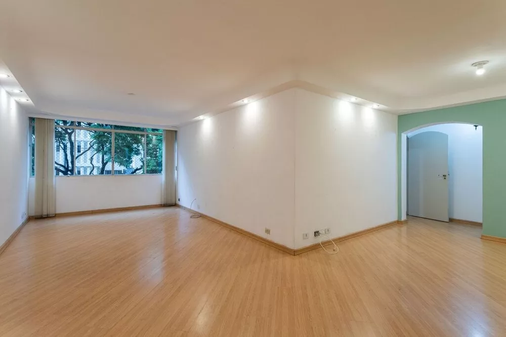 Apartamento à venda com 3 quartos, 119m² - Foto 1