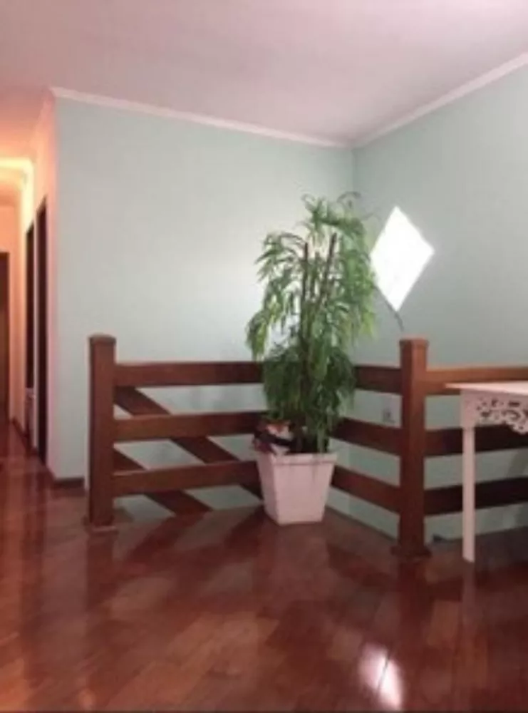 Sobrado à venda com 3 quartos, 350m² - Foto 1