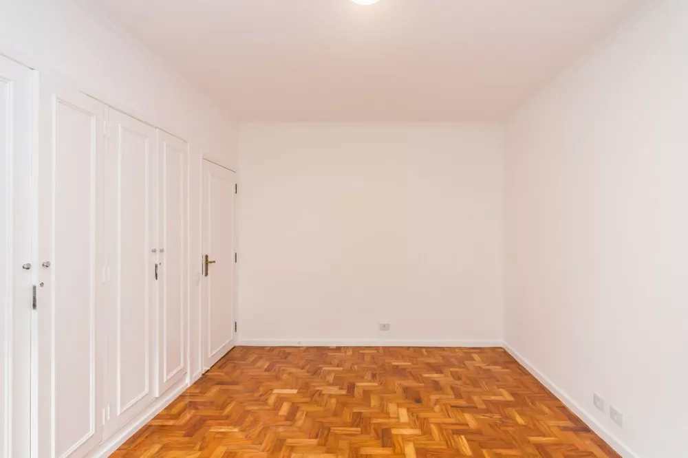 Apartamento à venda com 3 quartos, 189m² - Foto 4