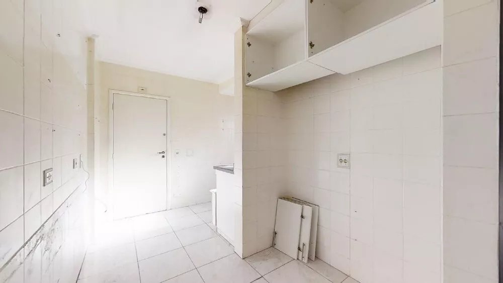 Apartamento à venda com 3 quartos, 93m² - Foto 2