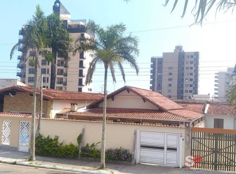 Casa à venda com 4 quartos, 275m² - Foto 1