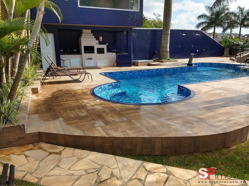Casa, 3 quartos, 247 m² - Foto 1