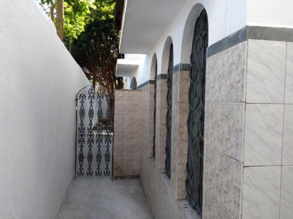 Casa à venda com 5 quartos, 120m² - Foto 3