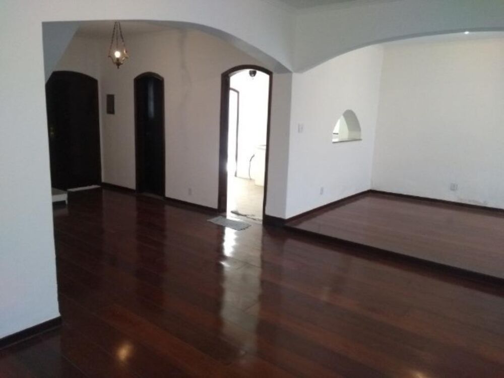 Casa à venda com 5 quartos, 120m² - Foto 11