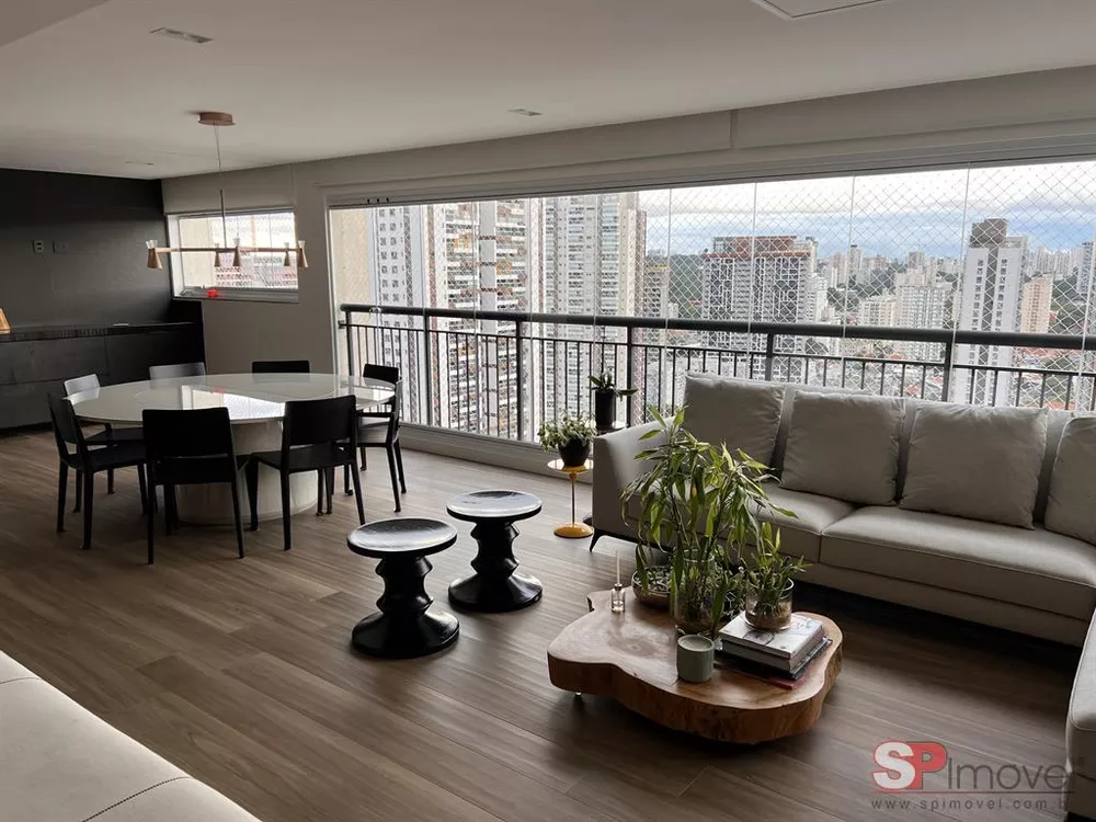 Apartamento à venda com 3 quartos, 213m² - Foto 3