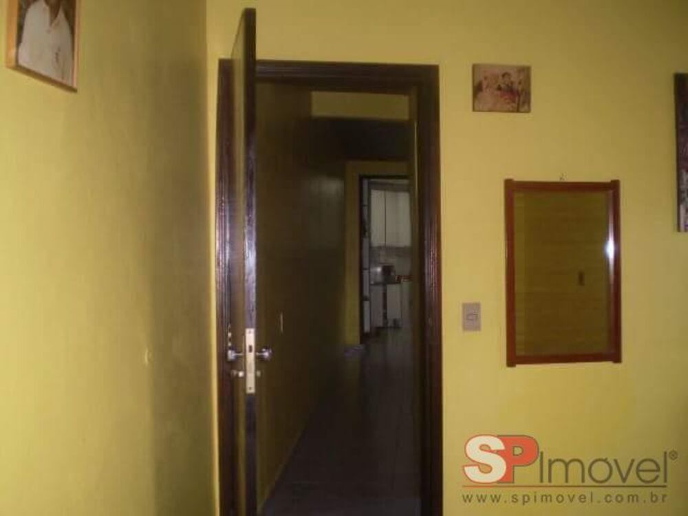 Casa à venda com 3 quartos, 251m² - Foto 1