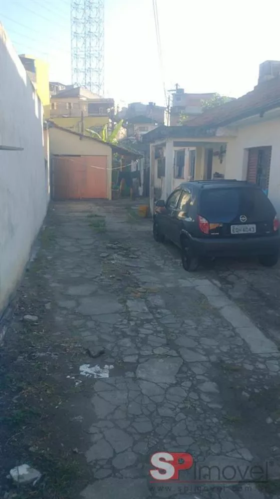 Casa à venda com 1 quarto, 370m² - Foto 1