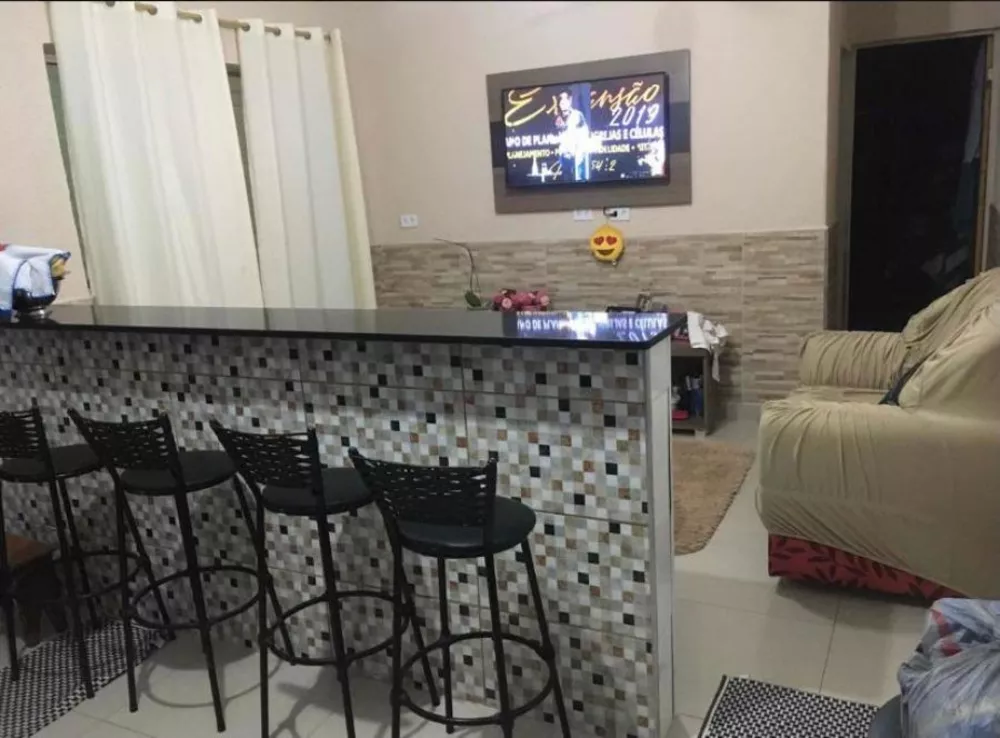 Casa à venda com 1 quarto, 62m² - Foto 1