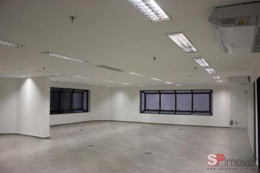 Prédio Inteiro à venda com 1 quarto, 180m² - Foto 2
