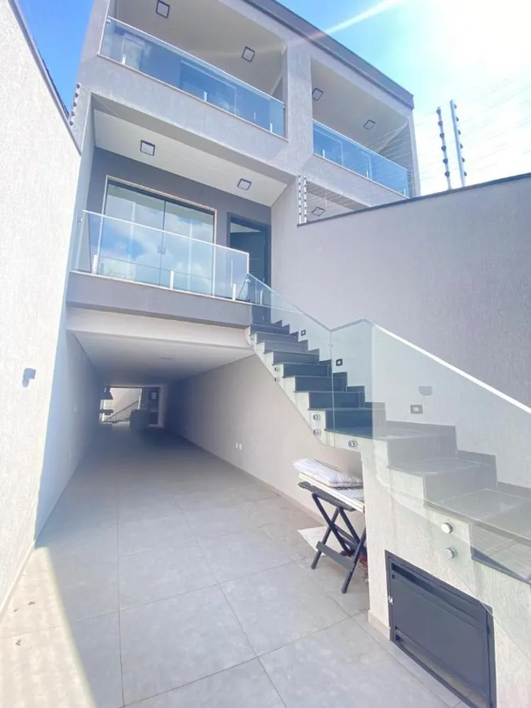 Sobrado, 3 quartos, 210 m² - Foto 1