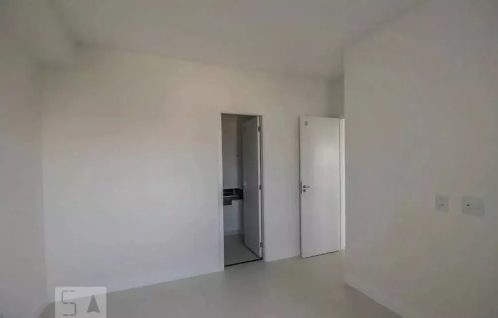 Apartamento à venda com 2 quartos, 64m² - Foto 3