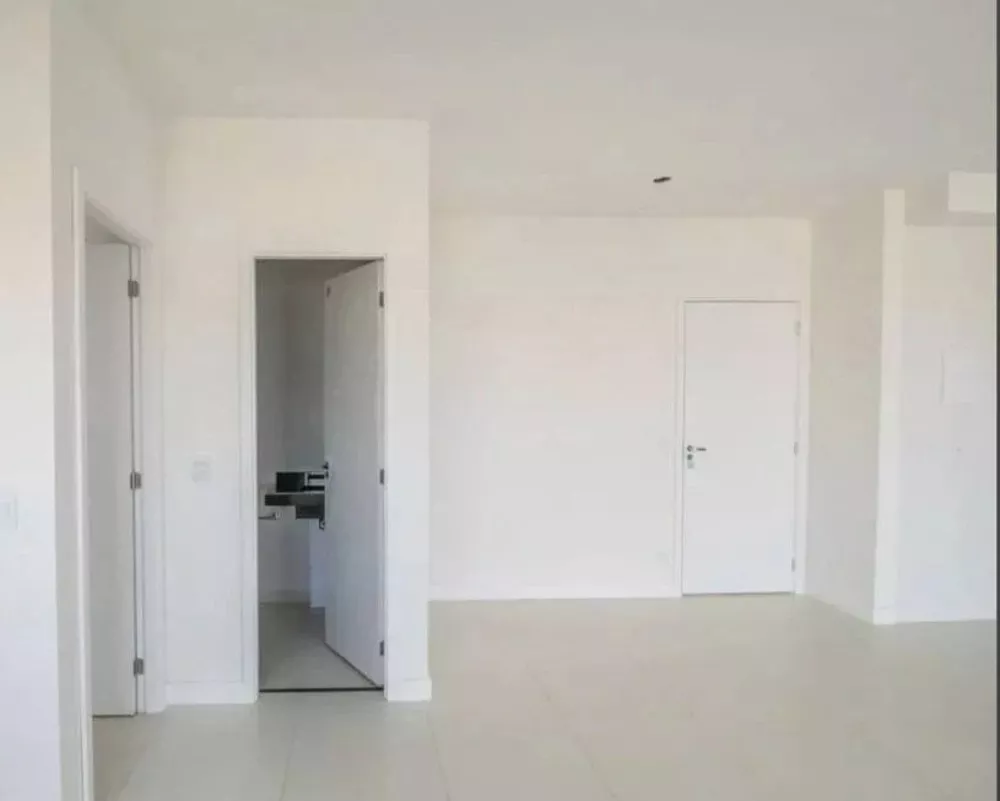 Apartamento à venda com 2 quartos, 64m² - Foto 4