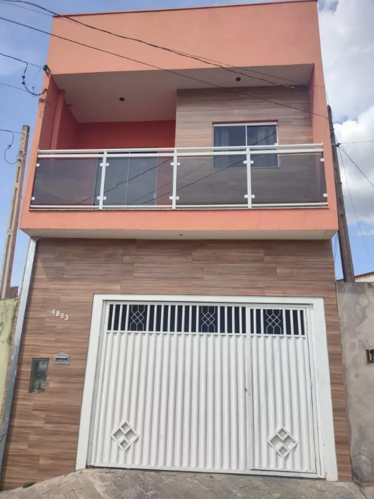 Sobrado à venda com 3 quartos, 158m² - Foto 1